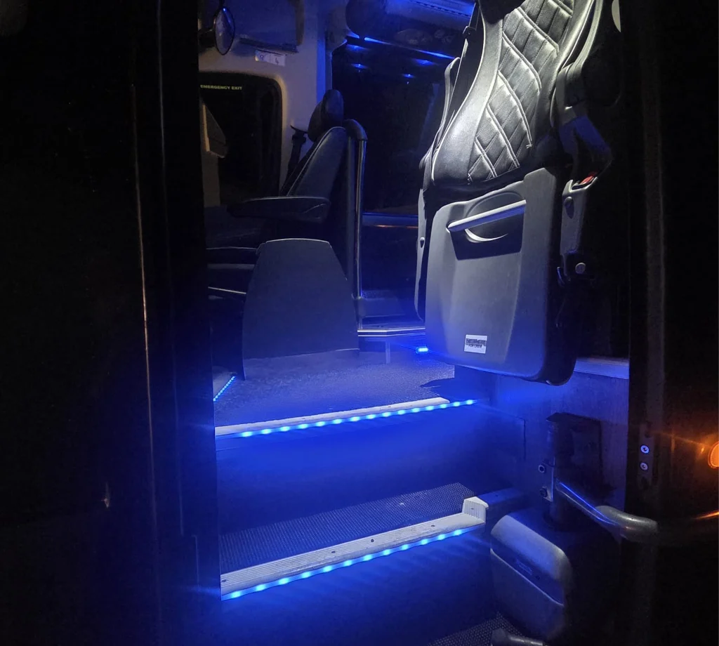 Nelson-signature-travel-coach-10